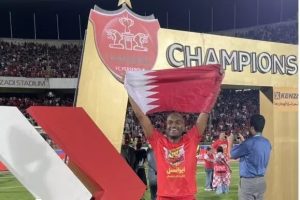 مدافع قطری پرسپولیس قهرمانی خود را به امیر قطر تقدیم کرد22