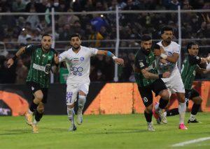 بازی خیبر و استقلال؛ توقف آبیها مقابل غولکش لیگ با جنجال پنالتیها1