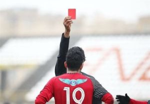 کارت گرفتن بازیکنان تعویضی؛ آفت تازه فوتبال ایران؟1